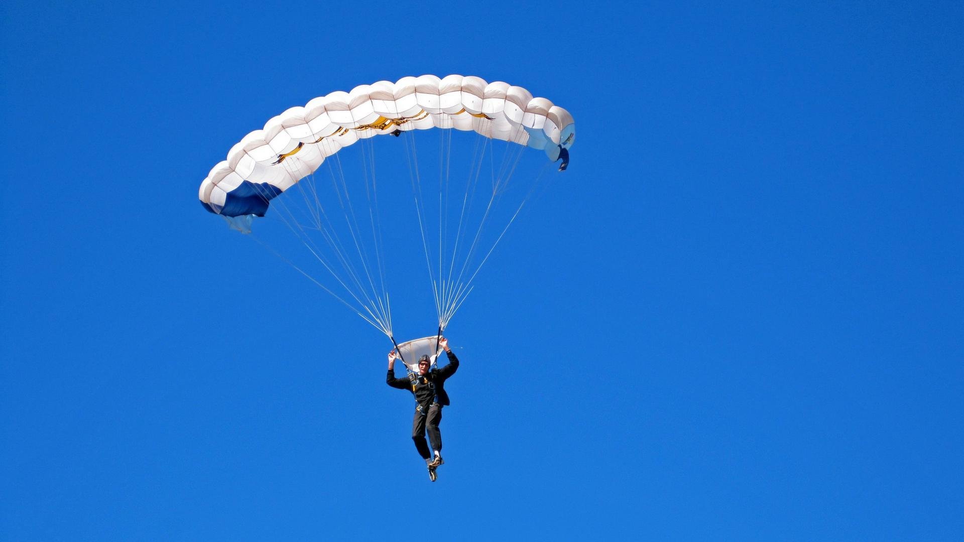 运动员的战术板：临场决策的智慧比拼，运动员战术训练的方法及基本要求